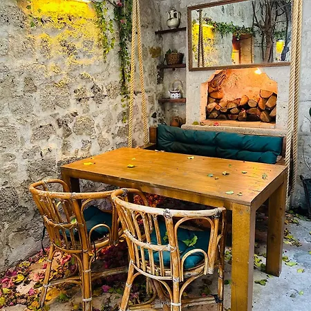 Alaca Butik Çeşme