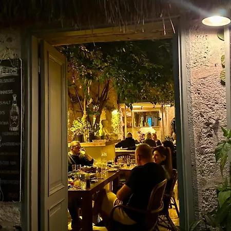 Alaca Butik * Çeşme